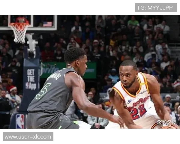 兰德尔表现稳定11投6中贡献14分4篮板1助攻1抢断助力球队胜利